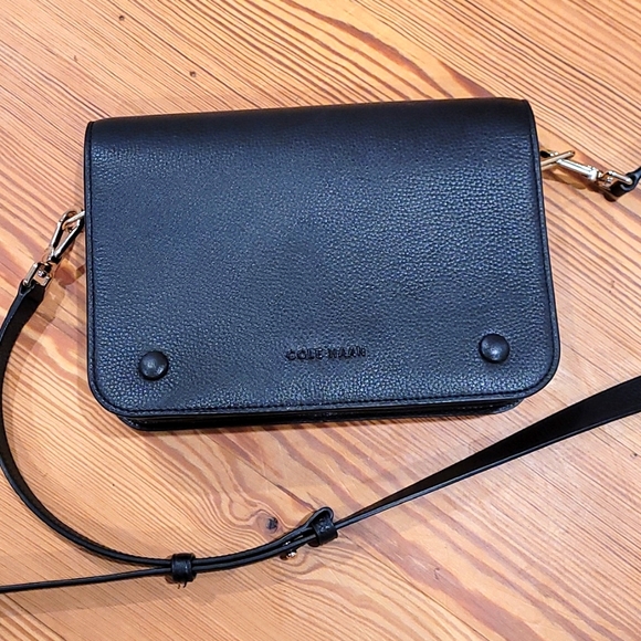 Cole Haan Handbags - Cole Haan Expandable purse